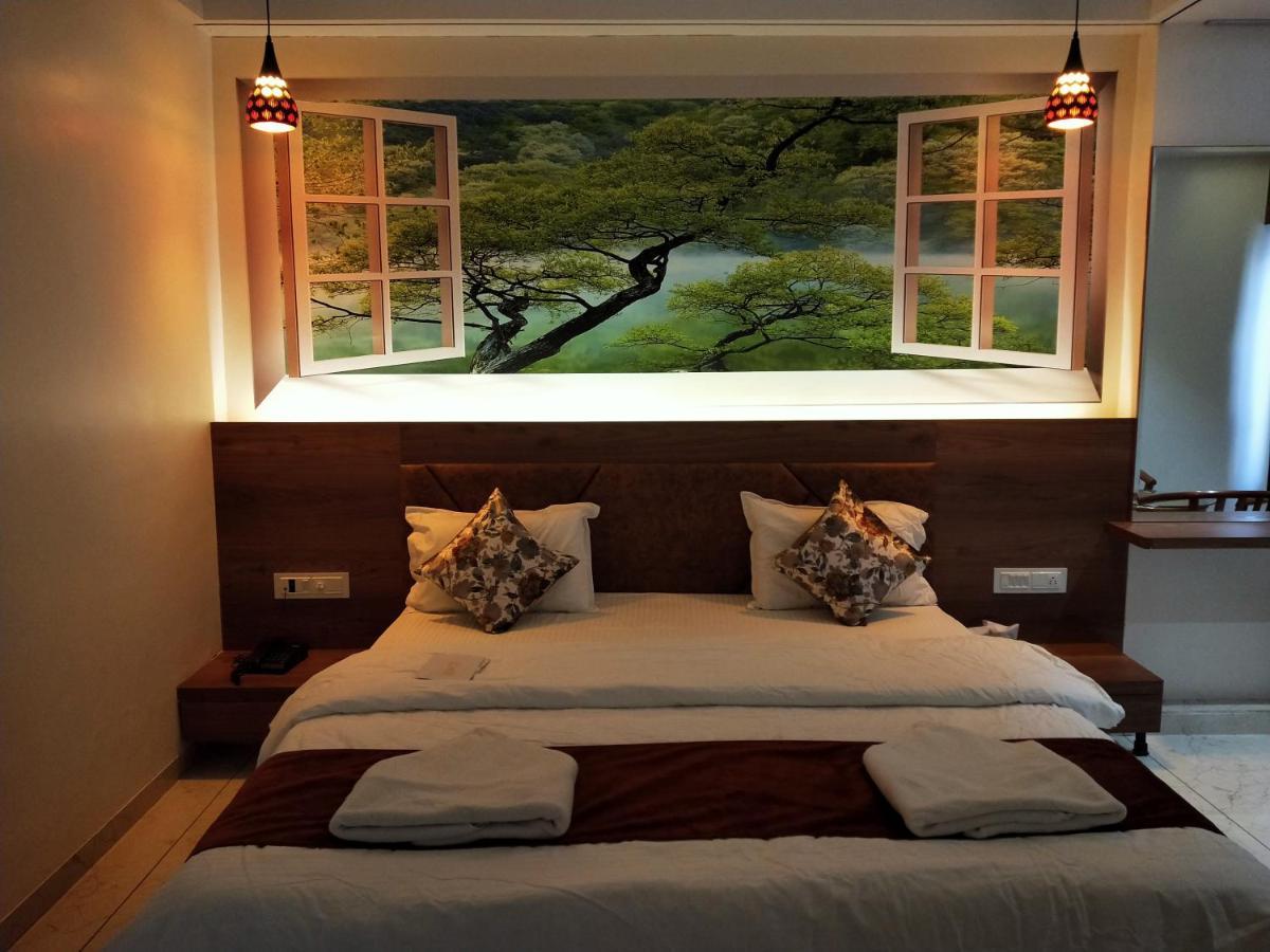 Hotel The Grand Piano - Best Business Hotel In Patan Exterior photo