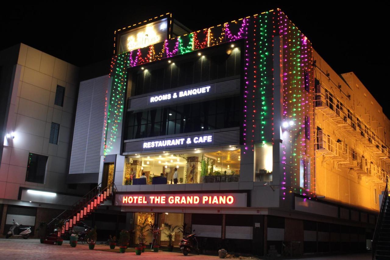 Hotel The Grand Piano - Best Business Hotel In Patan Exterior photo