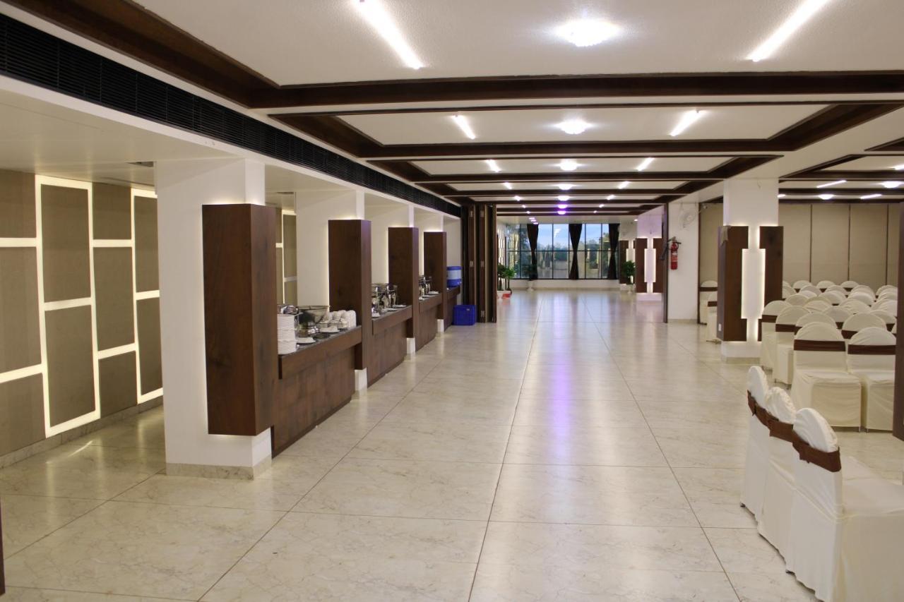 Hotel The Grand Piano - Best Business Hotel In Patan Exterior photo