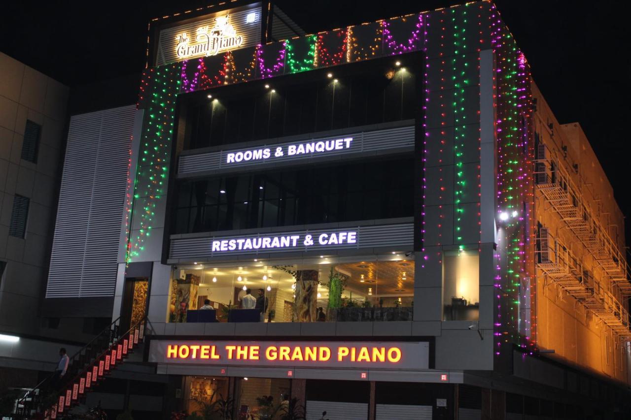Hotel The Grand Piano - Best Business Hotel In Patan Exterior photo
