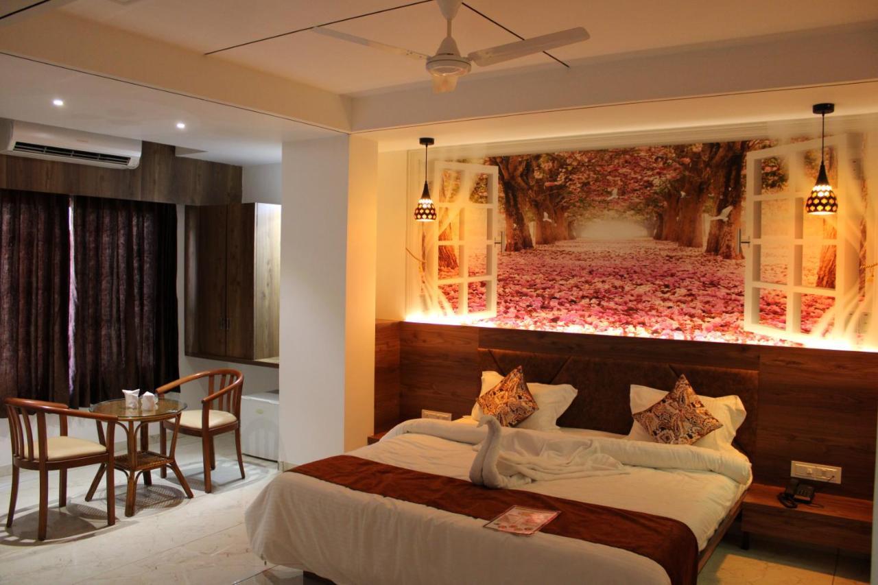 Hotel The Grand Piano - Best Business Hotel In Patan Exterior photo