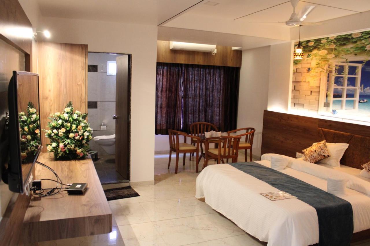 Hotel The Grand Piano - Best Business Hotel In Patan Exterior photo