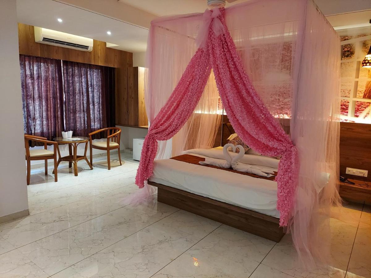 Hotel The Grand Piano - Best Business Hotel In Patan Exterior photo
