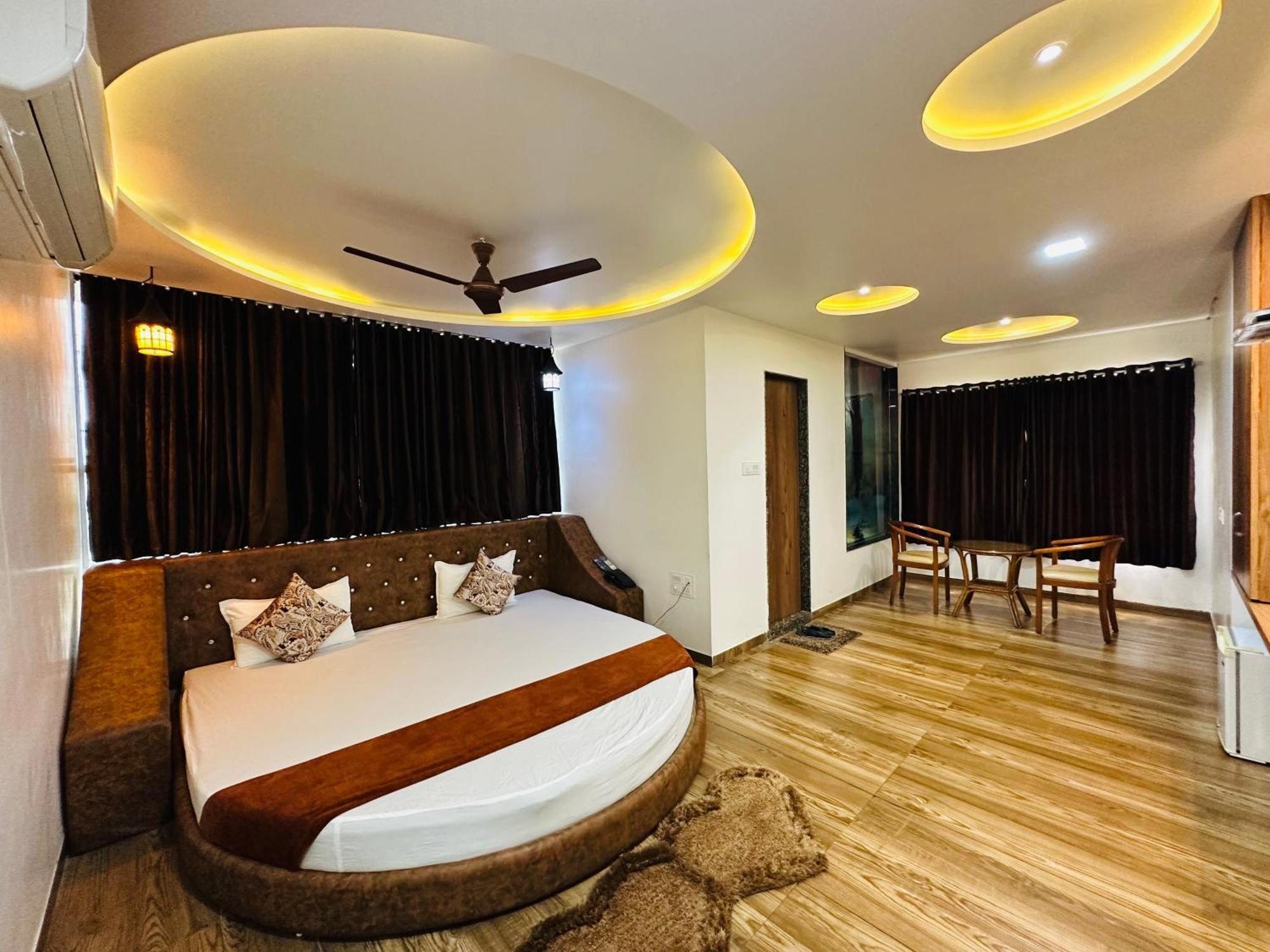 Hotel The Grand Piano - Best Business Hotel In Patan Exterior photo